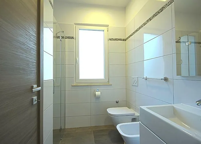 *amazing Modern With 2 Bedrooms* 3*