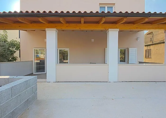 *amazing Modern With 2 Bedrooms* 3*
