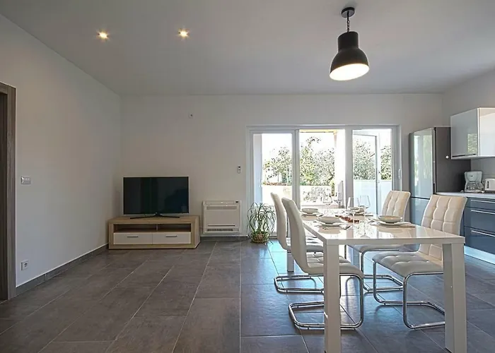 Гостевой дом *amazing Modern With 2 Bedrooms* Воднян