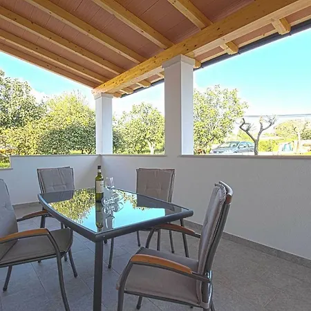 Πανσιόν *amazing Modern With 2 Bedrooms*