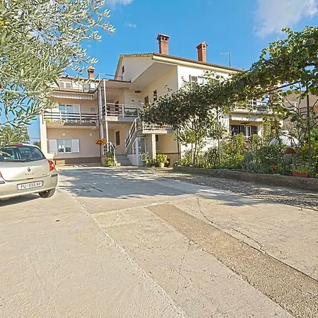 Vendégház *amazing Modern With 2 Bedrooms* Vodnjan